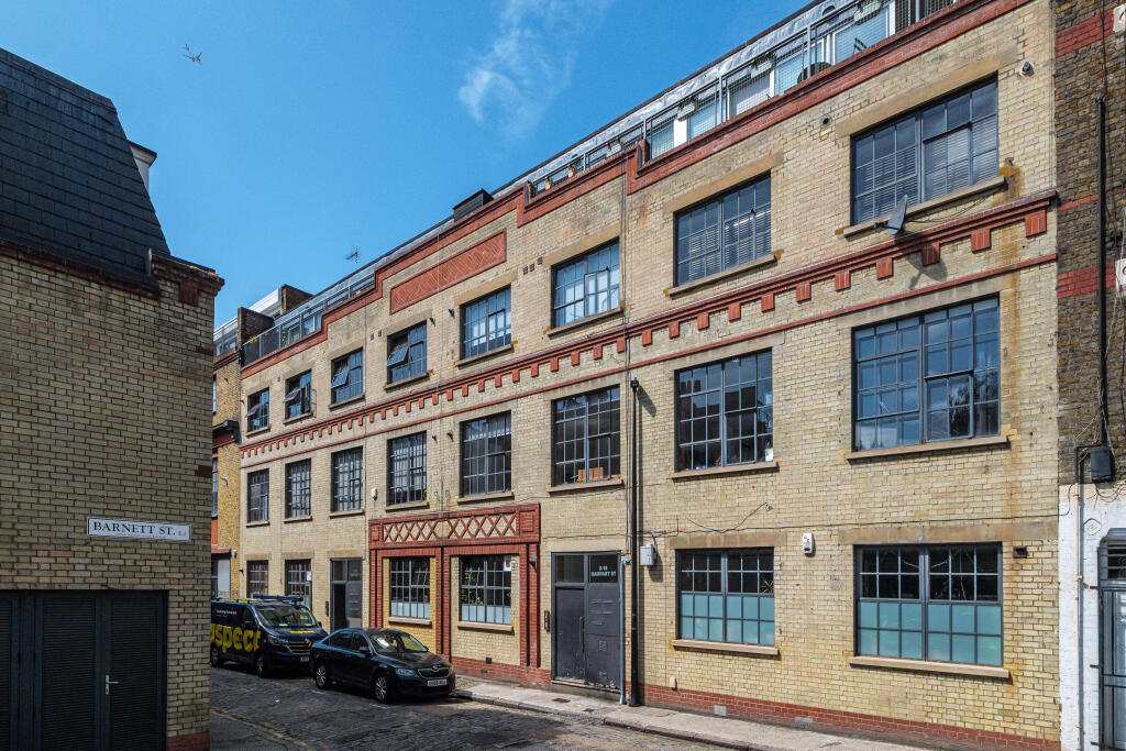 2-bed flat on Rampart Street, London, E1, £850,000