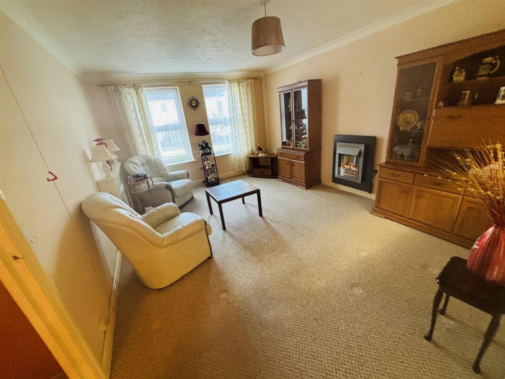 Binswood Avenue, Leamington Spa photo 2