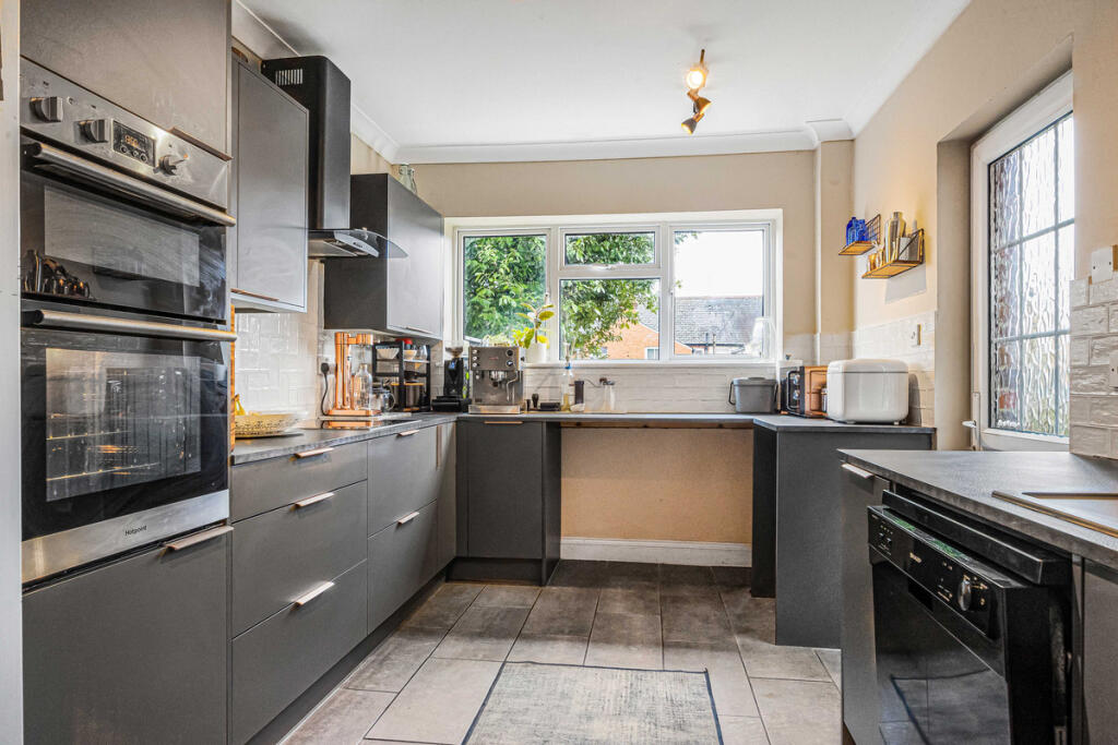 House in Reading, Katesgrove, Whitley - More