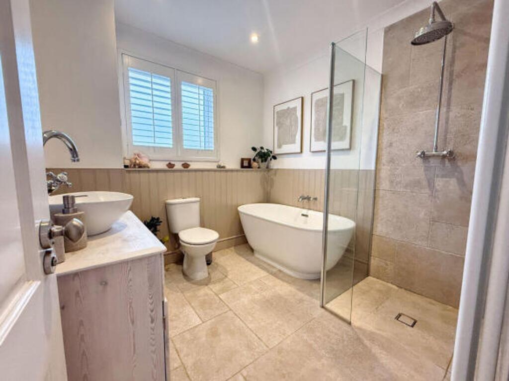 House in Bridgend - View 6