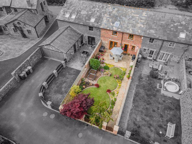 2 Trees Farm Barn, Neds Lane, Stalmine, Poulton - le - Fylde, Lancs FY6 0JL photo 3