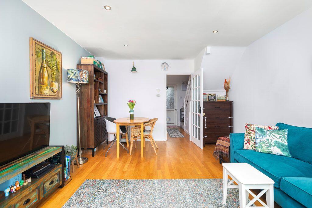 House in London - View 5