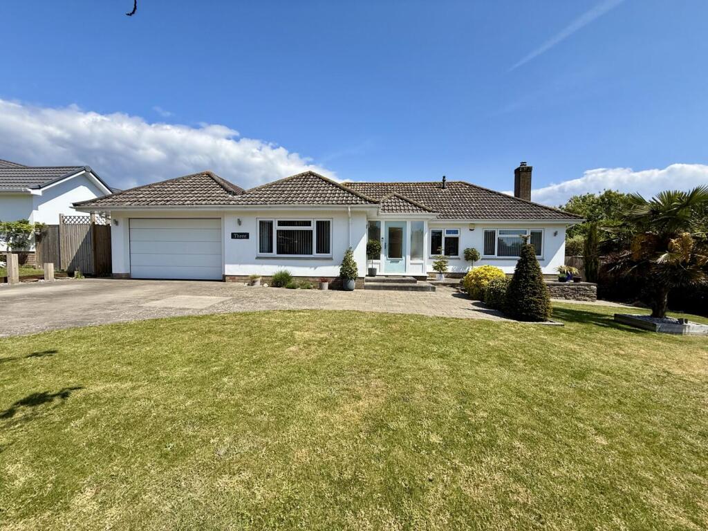 Main image of property: Loraine Avenue, Highcliffe, Christchurch