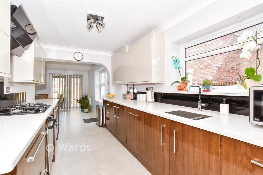 4-bed semi-detached on Sycamore Drive, Greenacres, Aylesford, Kent, £360,000