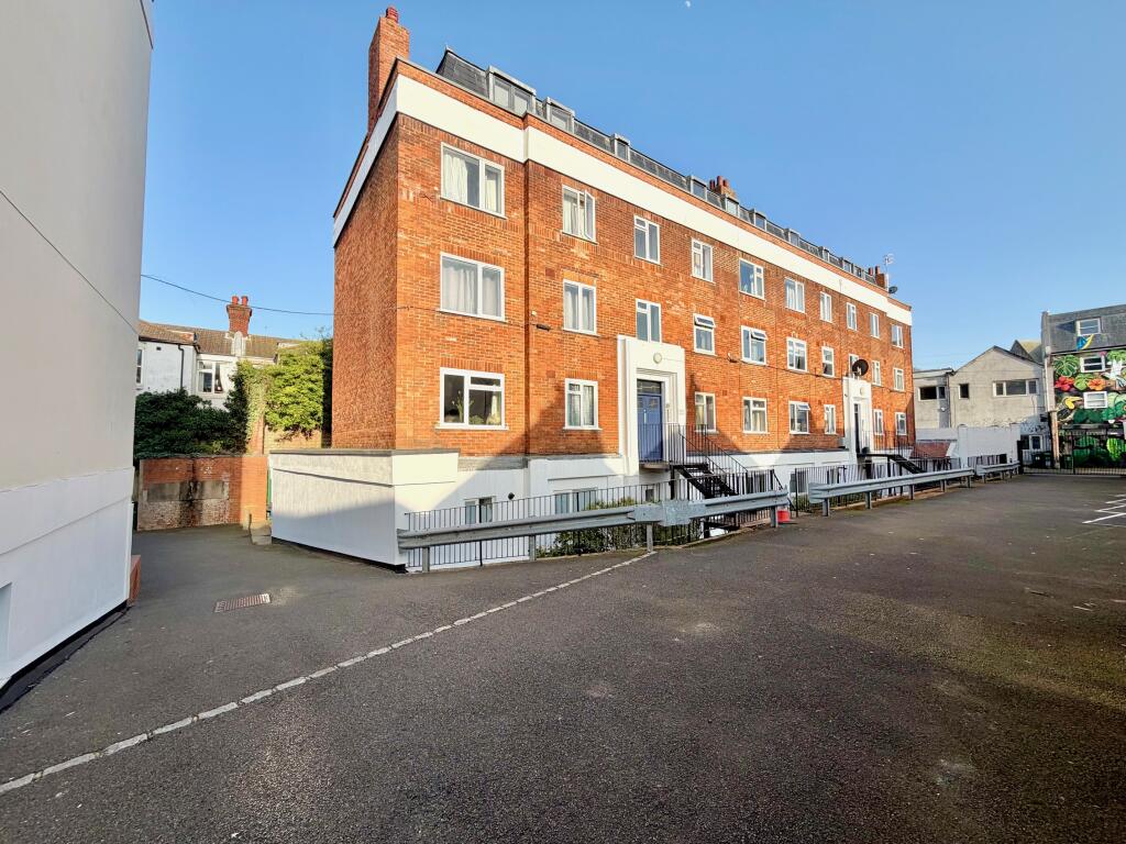 Main image of property: Park Crescent Place, Brighton, BN2 3HG