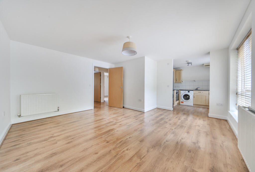 Apartment in Tunbridge Wells, High Brooms, St James - View 2