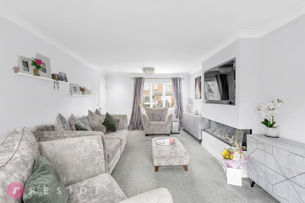 House in Rochdale, Balderstone - More