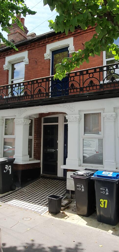 Main image of property: Ingatestone Road, Norwood JUNCTION, SE25