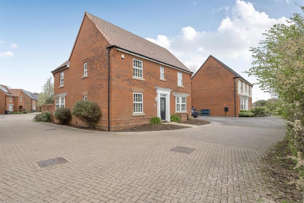 Main image of property: Wellers Close, Felpham