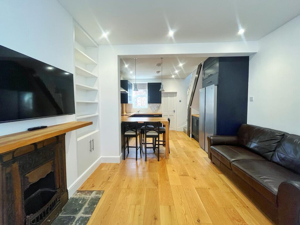 2 bedroom house for rent