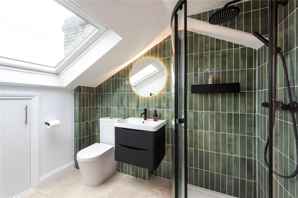 Apartment in London - More