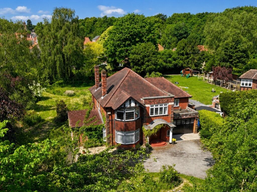 Main image of property: Beverley Road, Anlaby, Hull, East Riding of Yorkshire, HU10 7BG