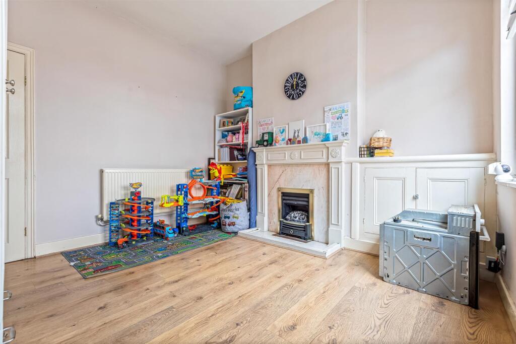 House in Leicester - View 5