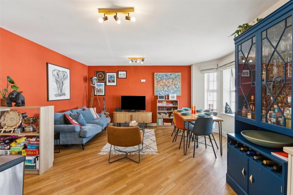 Main image of property: Graham Road, London, W4