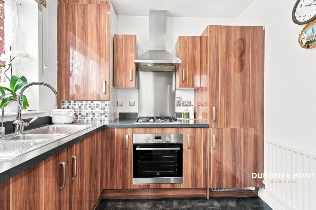 House in Romford - More
