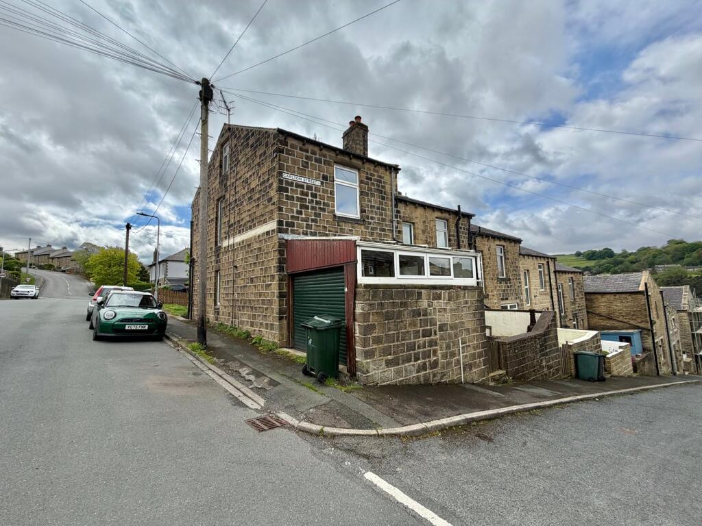 House in Bradford, Haworth and Stanbury - View 2