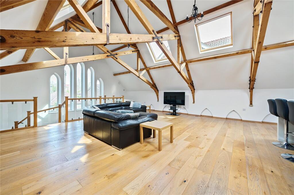 House in Twickenham - More