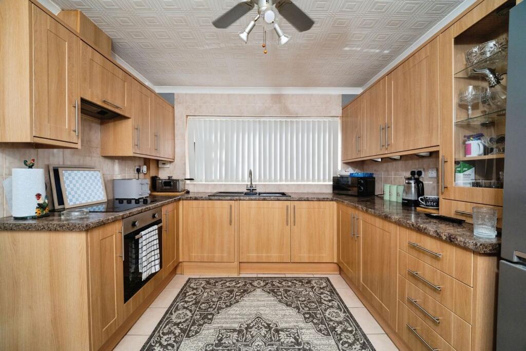 House in Doncaster - View 4