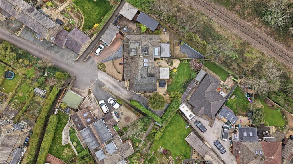 Additional image 54 of Hawthorn Crescent, Baildon, Shipley