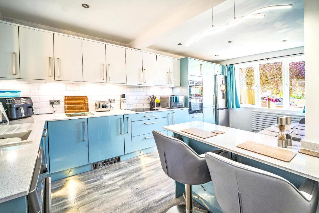 House in Bedford, Fenlake, Kingsbrook - View 4