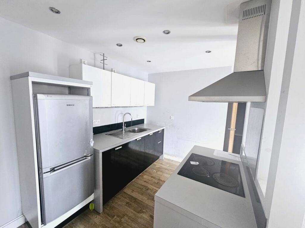 Apartment in Birmingham, West Midlands - View 3