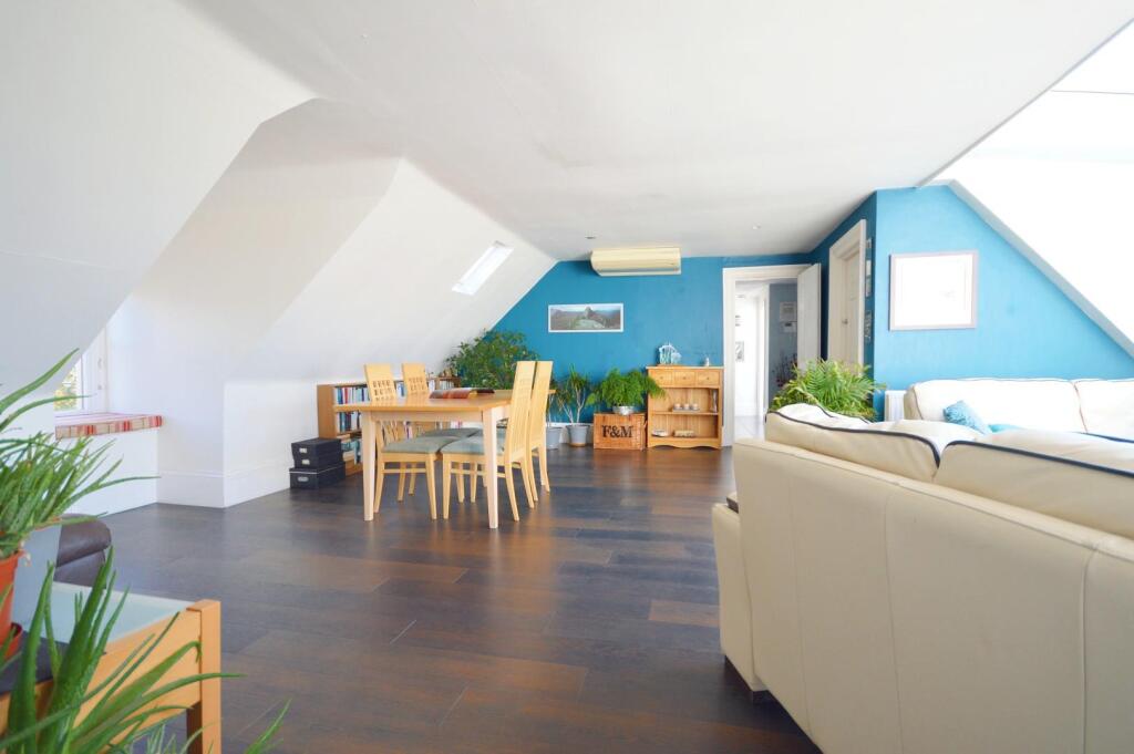 Apartment in Northampton - View 5
