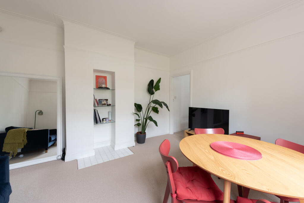 Apartment in London - View 4