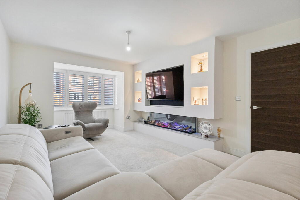 House in Wakefield - View 4