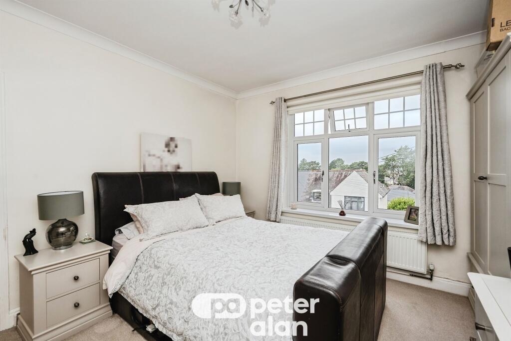 House in Neath, Cimla - More