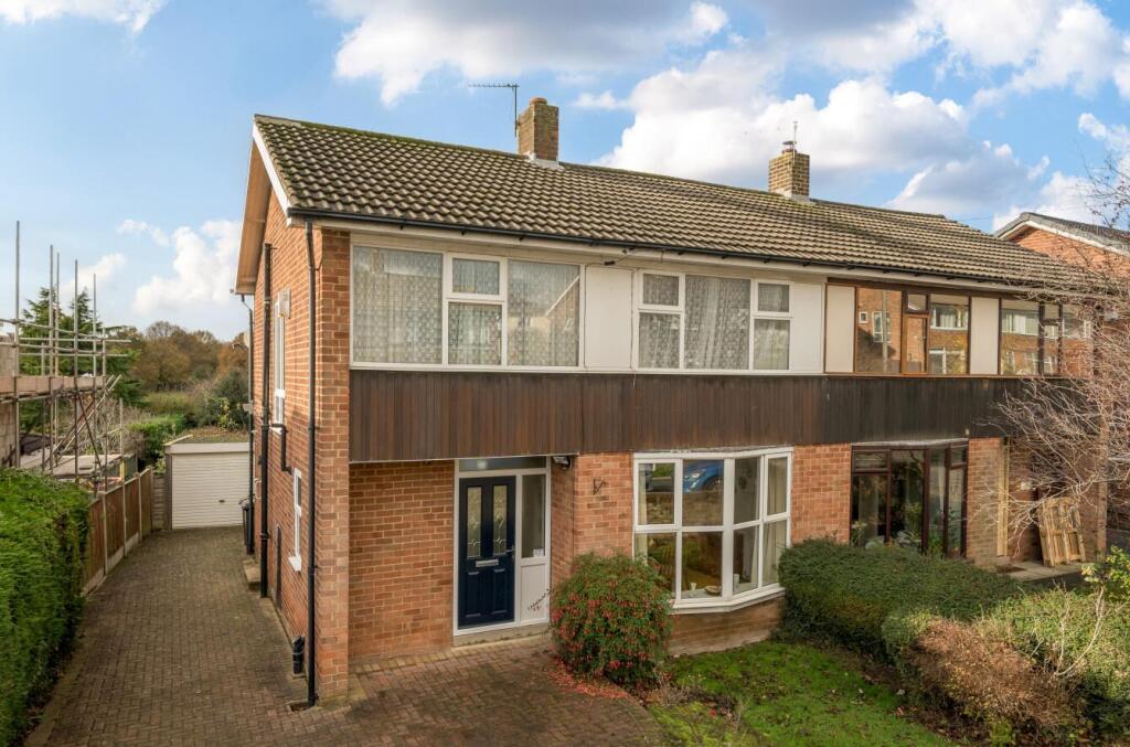 Main image of property: Victoria Mount, Horsforth, LS18