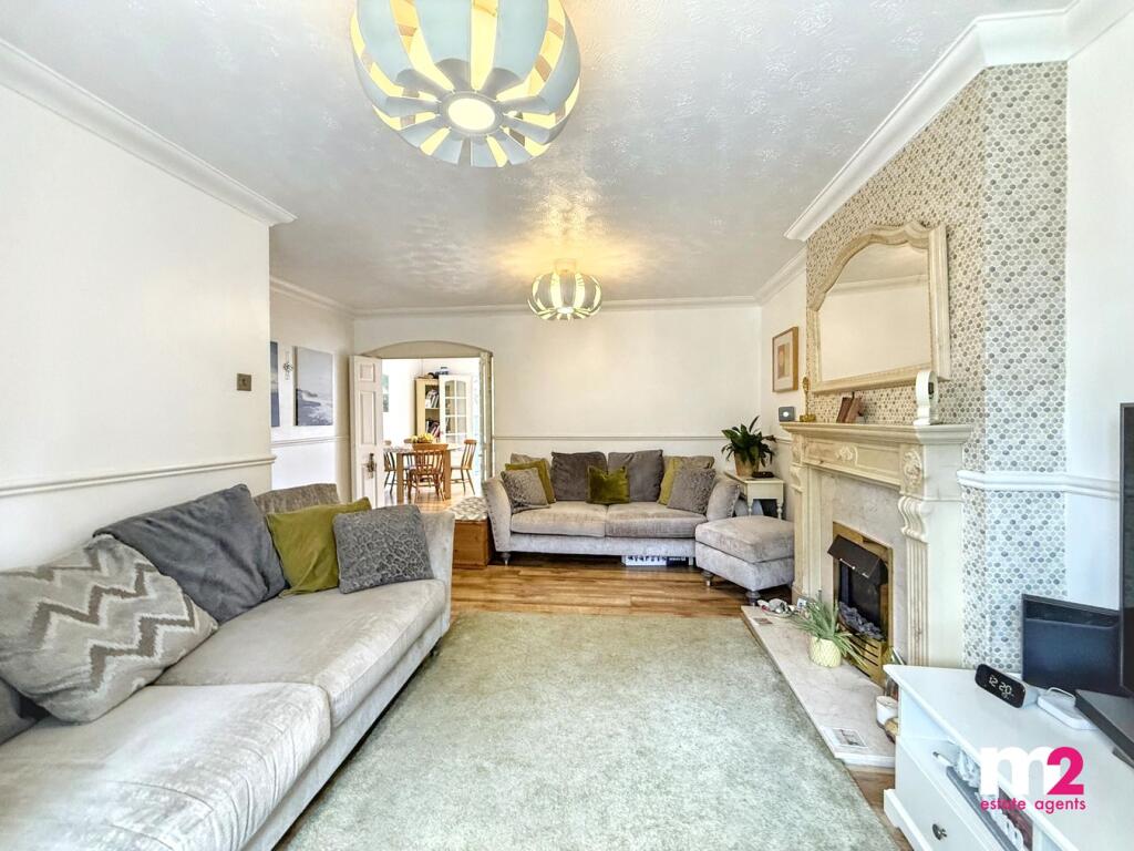 House in Newport - View 4