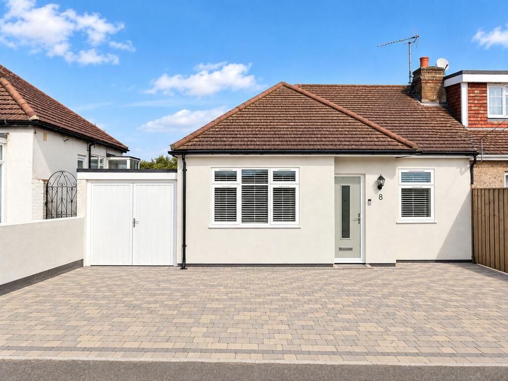 Main image of property: Mount Avenue, Rayleigh, SS6