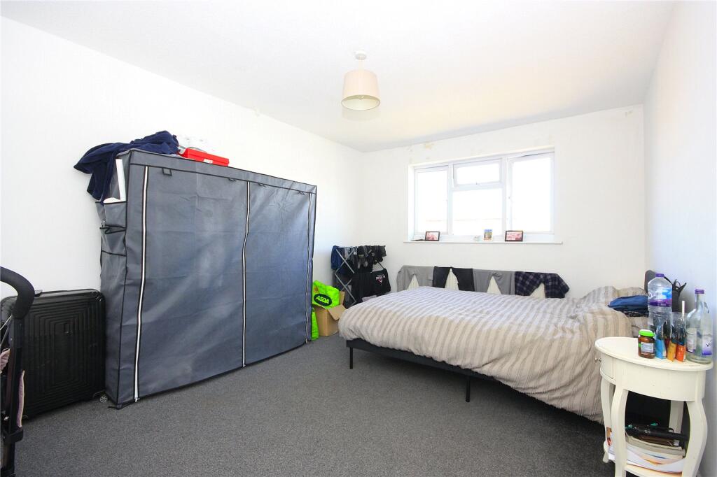 Greywell Road, Havant, Hampshire, PO9 photo 4