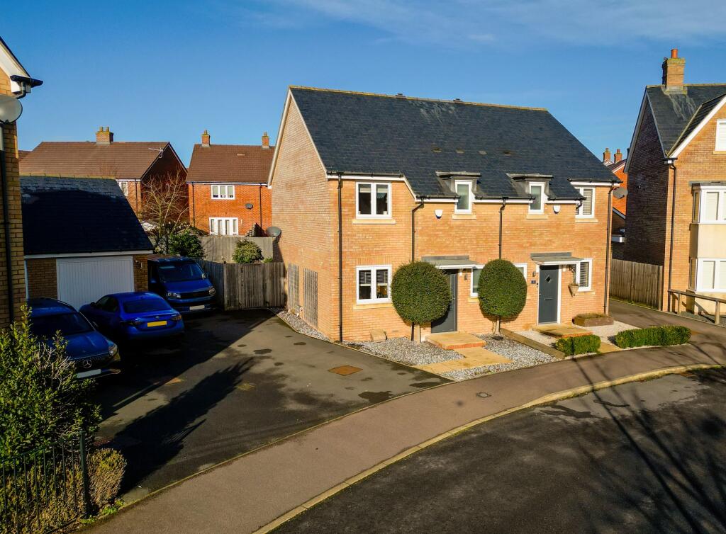 3-bed semi-detached on Ruby Crescent, Aylesbury, HP18, £375,000