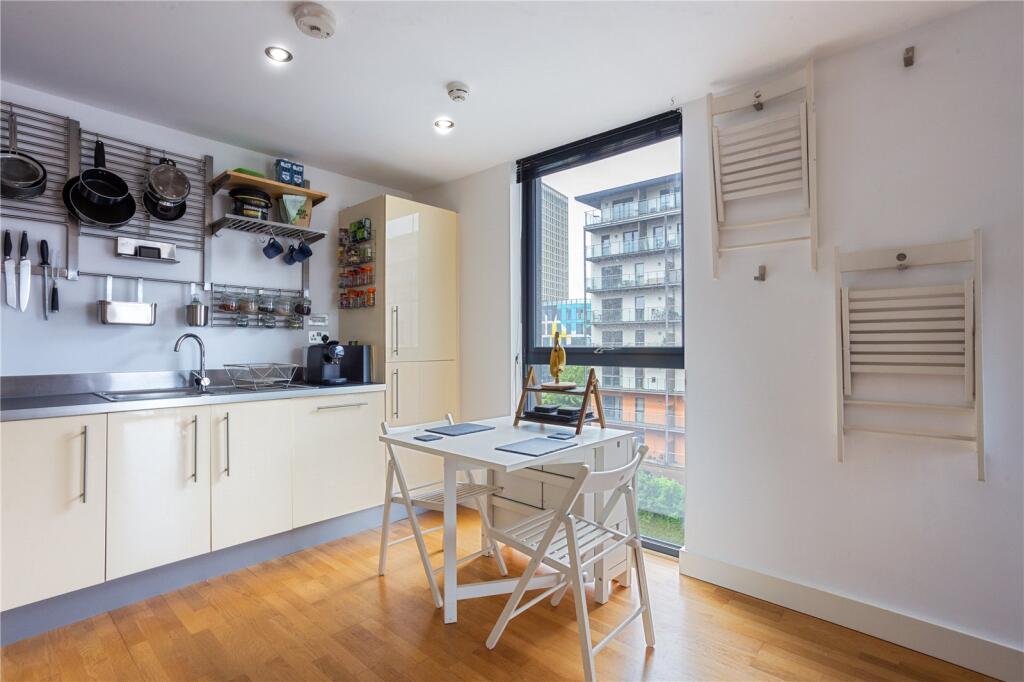 Apartment in Manchester, Greater Manchester - View 5