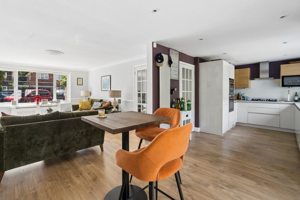 House in Bray, Windsor and Maidenhead - More