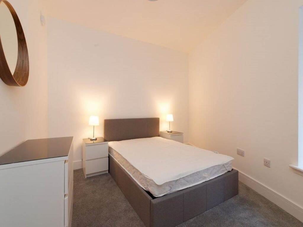 Apartment in Edinburgh - More