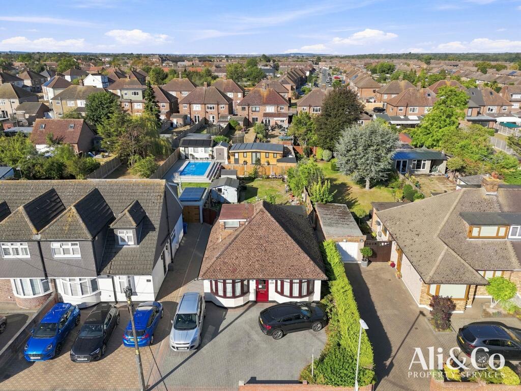 House in Romford - View 2