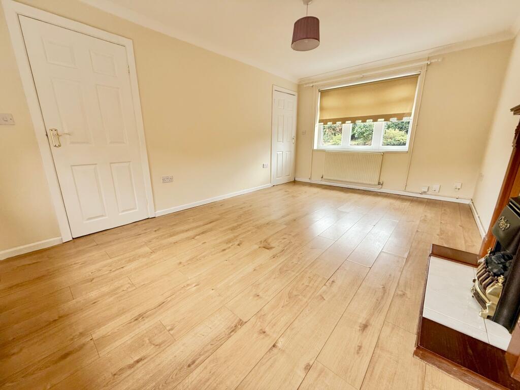 House in Newport - More