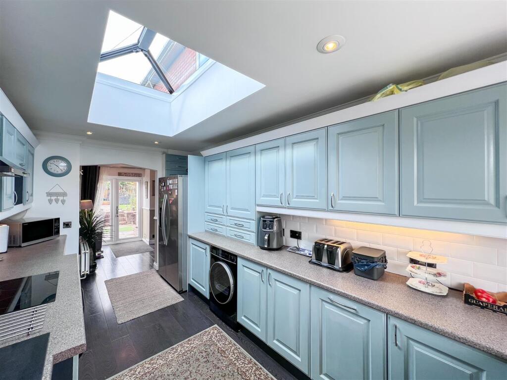 House in Stoke-on-Trent, Baddeley Edge - View 4