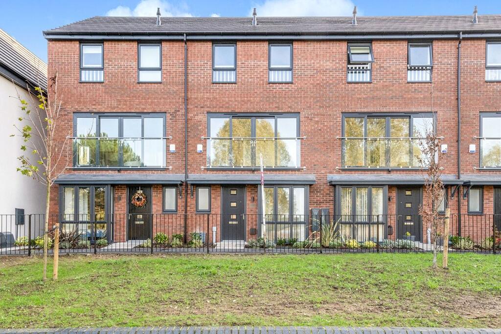 Main image of property: Sparrow Close, Doncaster, South Yorkshire, DN4