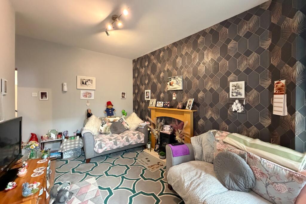 Apartment in Kirkcaldy, Fife - View 2
