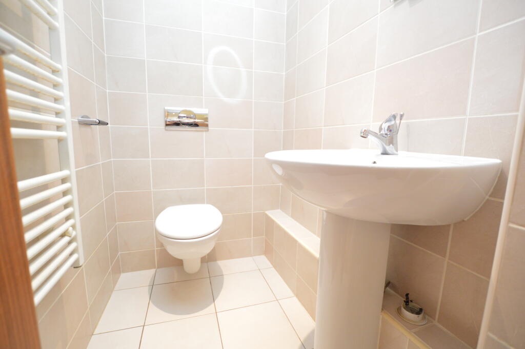 Apartment in Sheffield, South Yorkshire - More