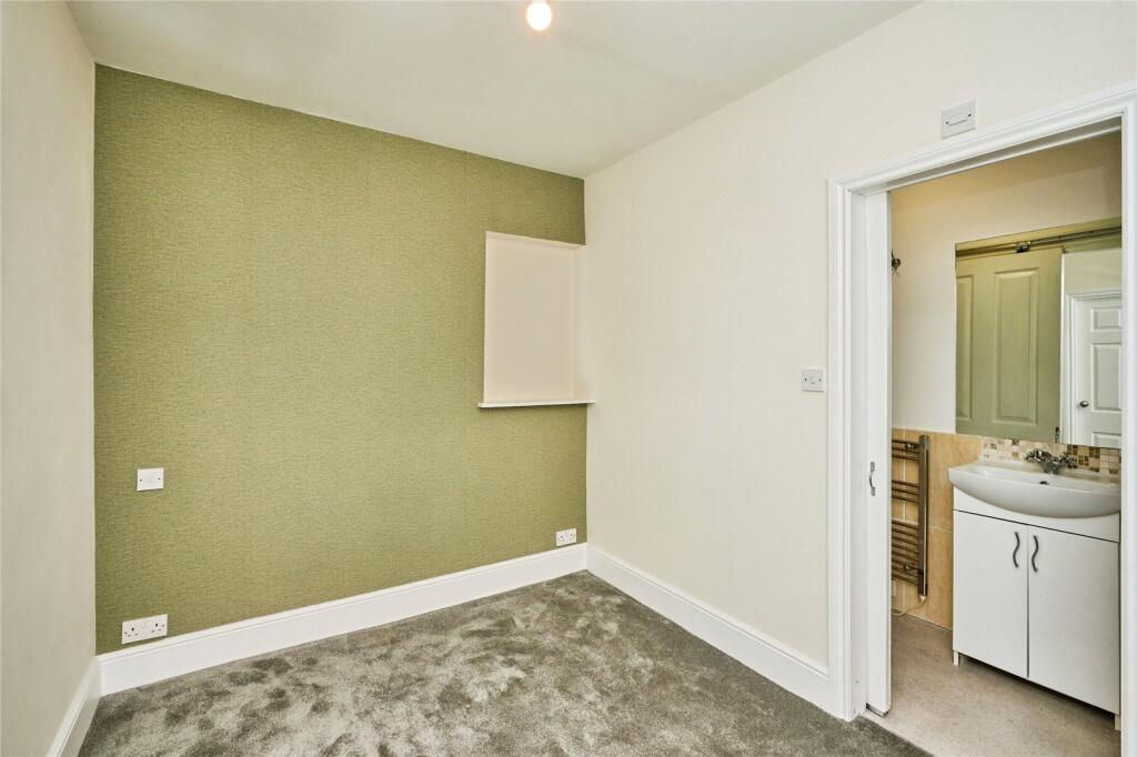 Apartment in Ryde, Pelhamfield - View 4