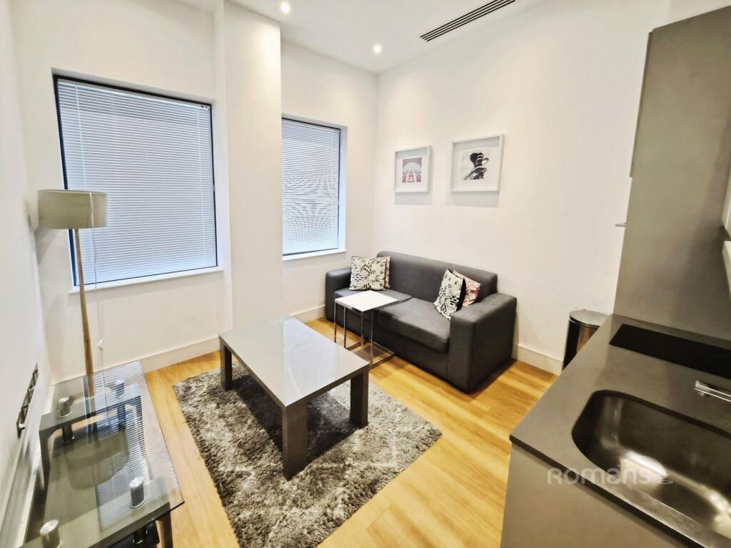 Apartment in Slough - View 4