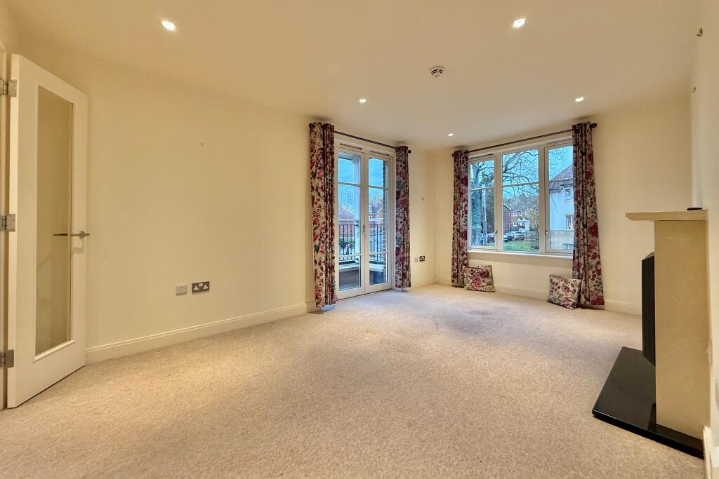 56 Garnier Drive, Bishopstoke Park Retirement Village photo 3
