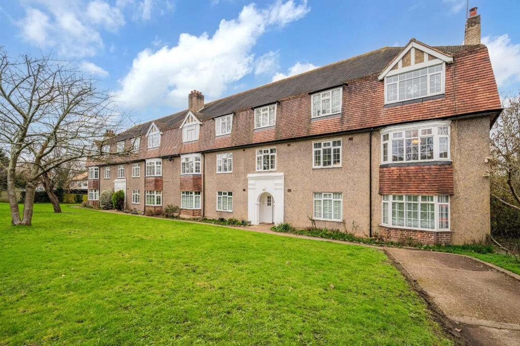3-bed flat on Kingston Road, Epsom, KT17, £375,000