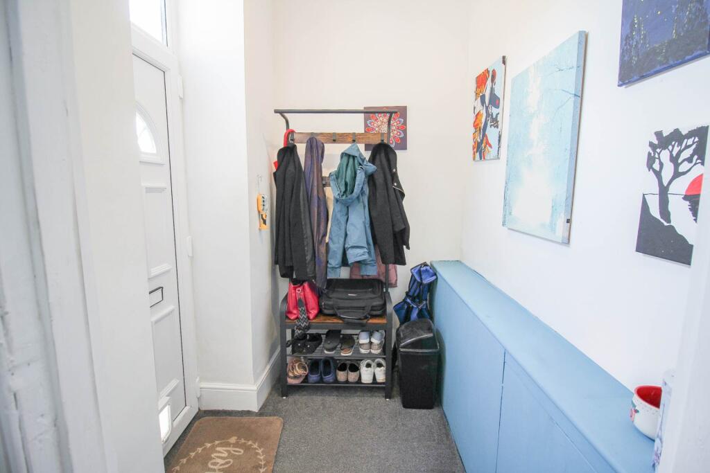 **Hill Road**Beautifully Presented**Two Bedrooms**Close to Town**Garage Parking** - View 2