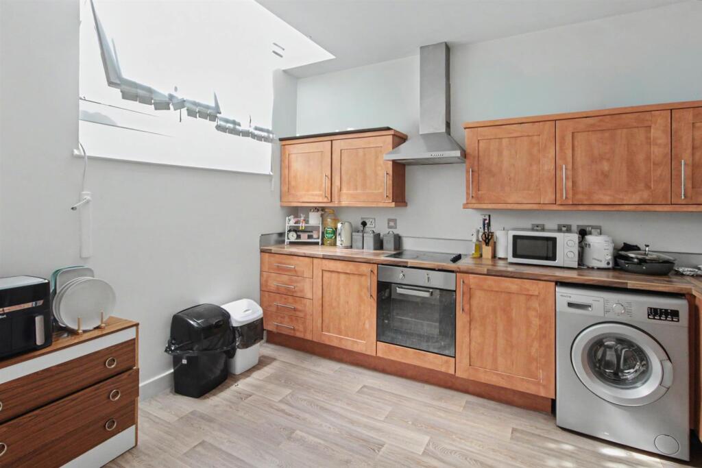 Apartment in Nottingham, Radford - View 5