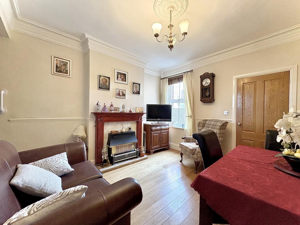 Kings Road, SEDGLEY, DY3 1HS photo 4